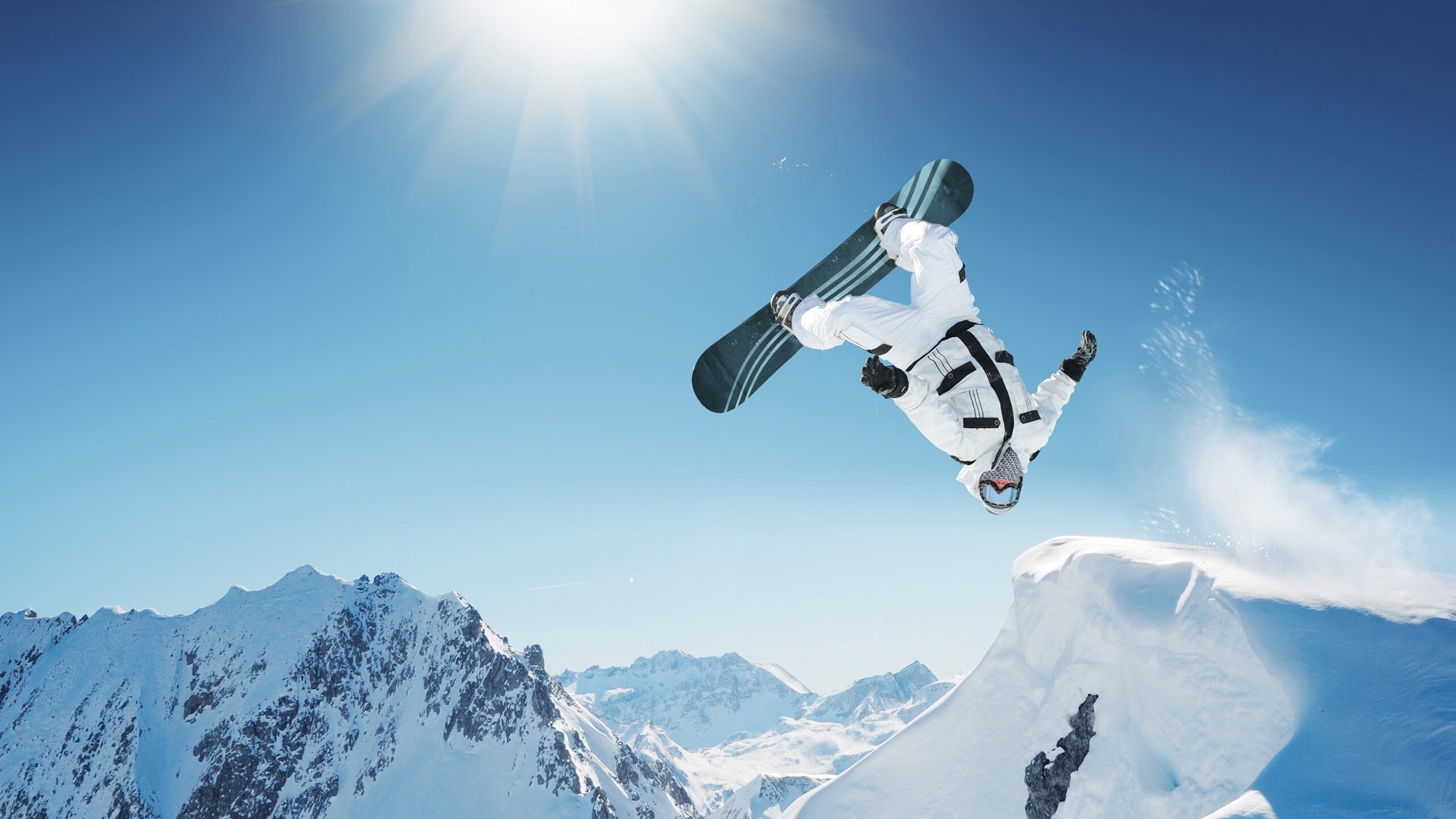 中国足球裁判队伍“国际化”步伐加快，判罚水平大幅提升，中国国际足球裁判都有谁